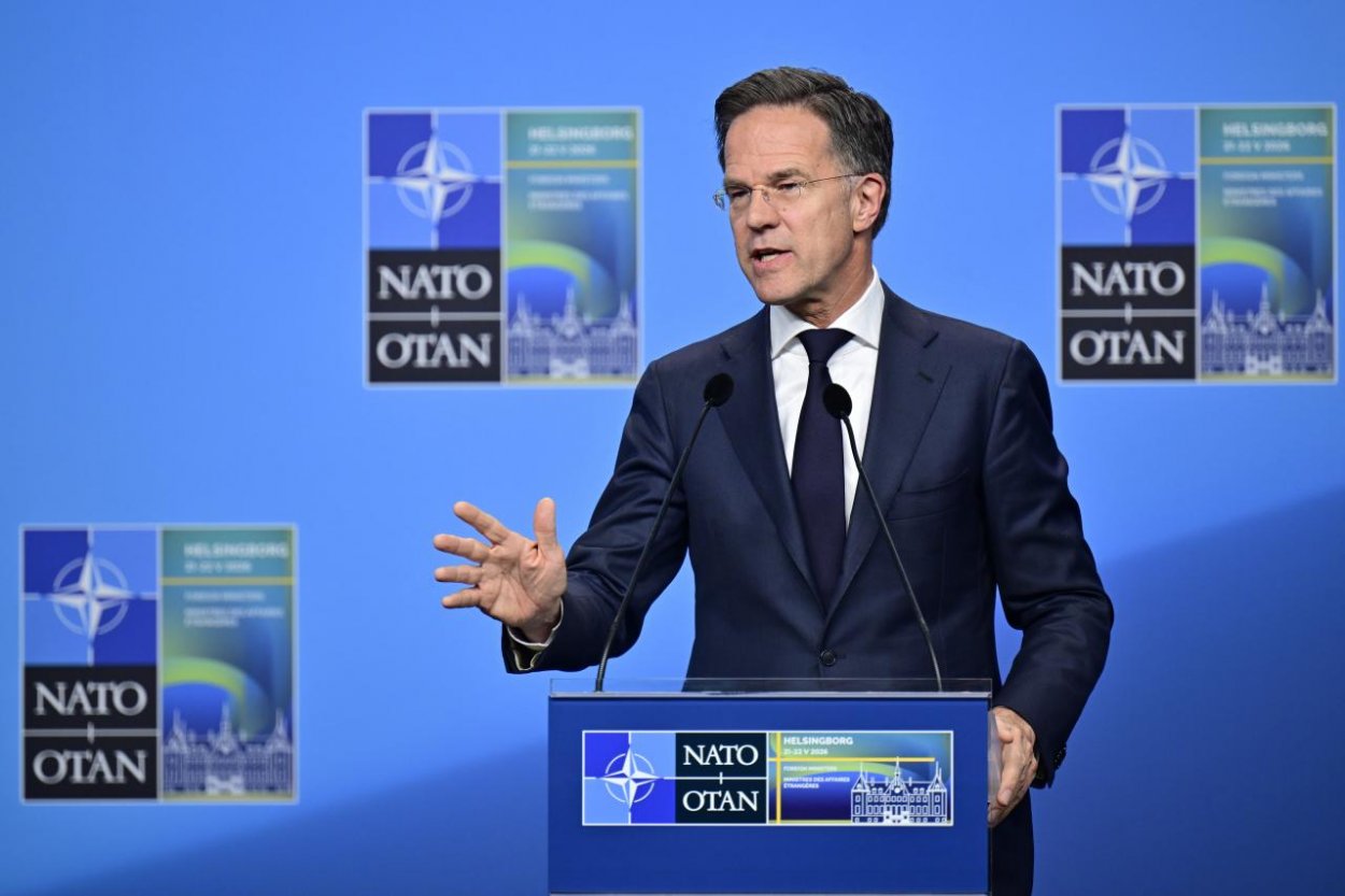 Mark Rutte pricestoval na neohlásenú návštevu Kyjeva v reakcii na stupňujúce sa ruské útoky