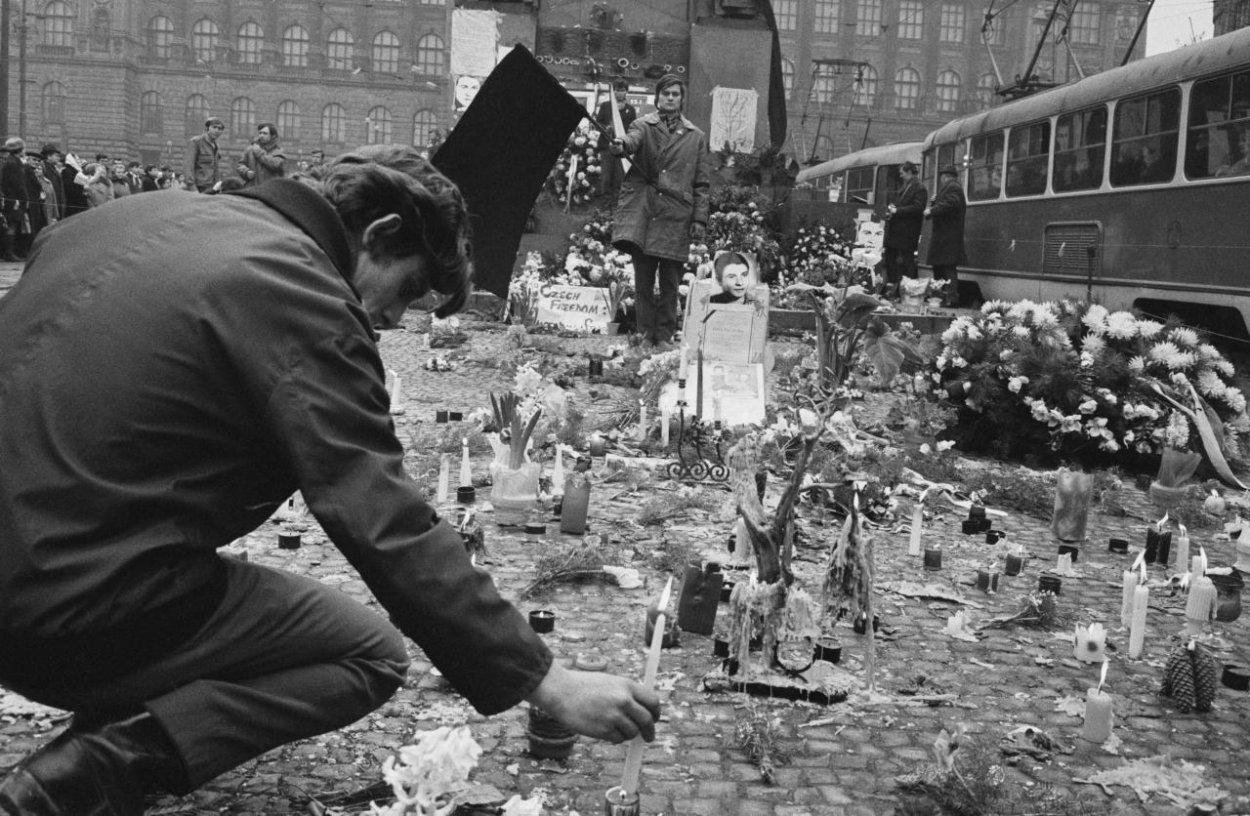 Jan Palach obetoval seba, aby vzbudil ľud. Ako dnes rozumieť jeho radikálnemu činu?