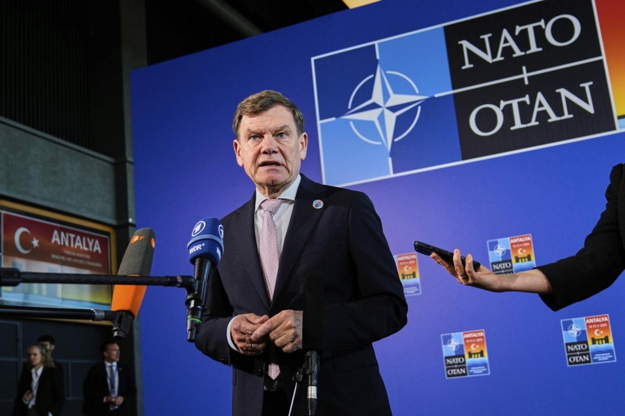 NATO: Nemecký minister zahraničia súhlasí s výdavkami na obranu vo výške päť percent HDP