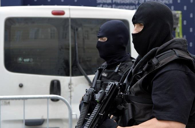 Súd schválil dohodu o vine a treste pre dvoch bývalých policajtov v kauze Očistec