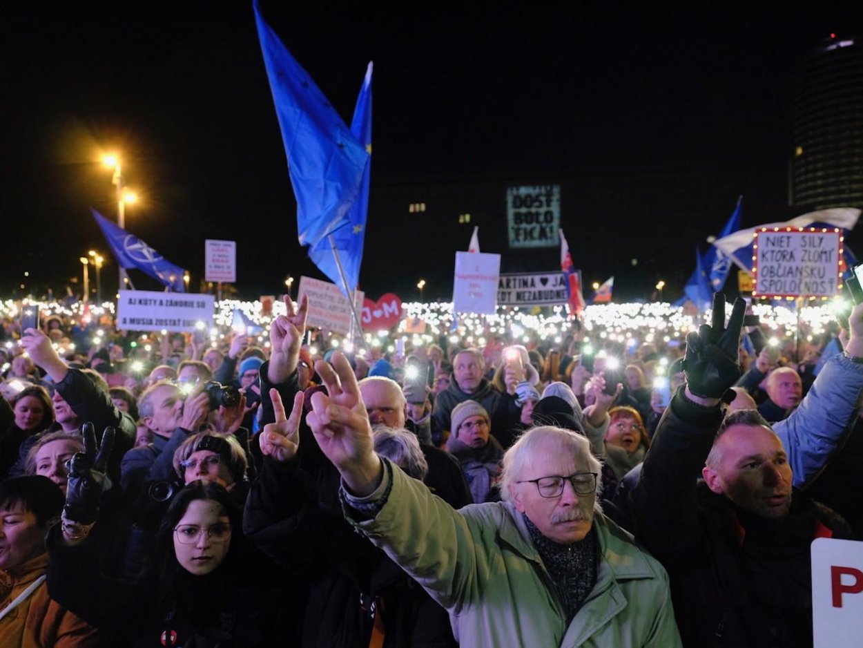 Čísla z piatkových protestov: Ktoré klesli a ktoré stúpli?