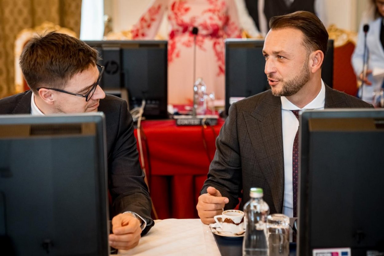 Šutaj Eštok spája dohodu na viacerých nomináciách so štátnym rozpočtom