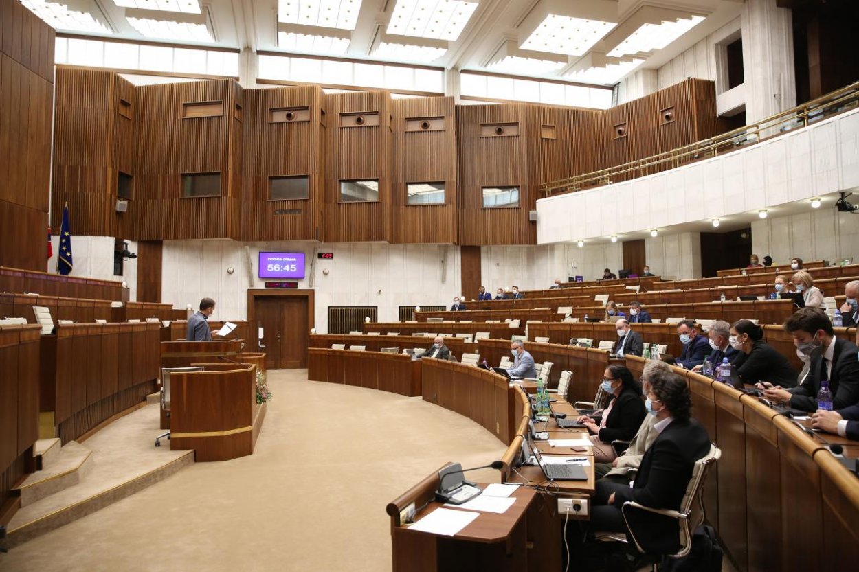 Poslanci v pléne preberali novelu voľby šéfa generálnej prokuratúry