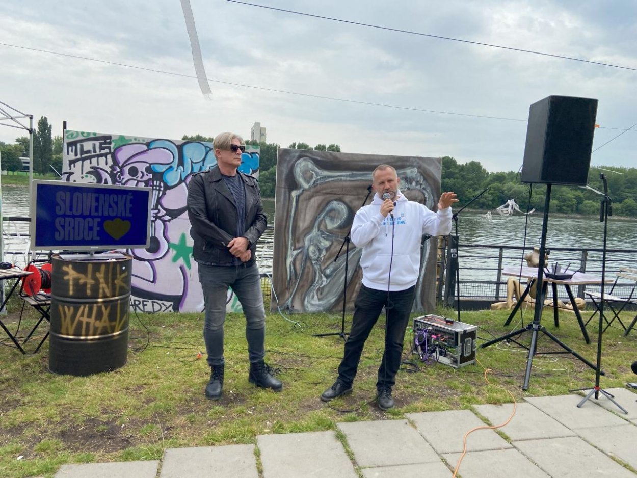 Umelecká obec na Slovensku sa spája v iniciatíve Slovenské srdce