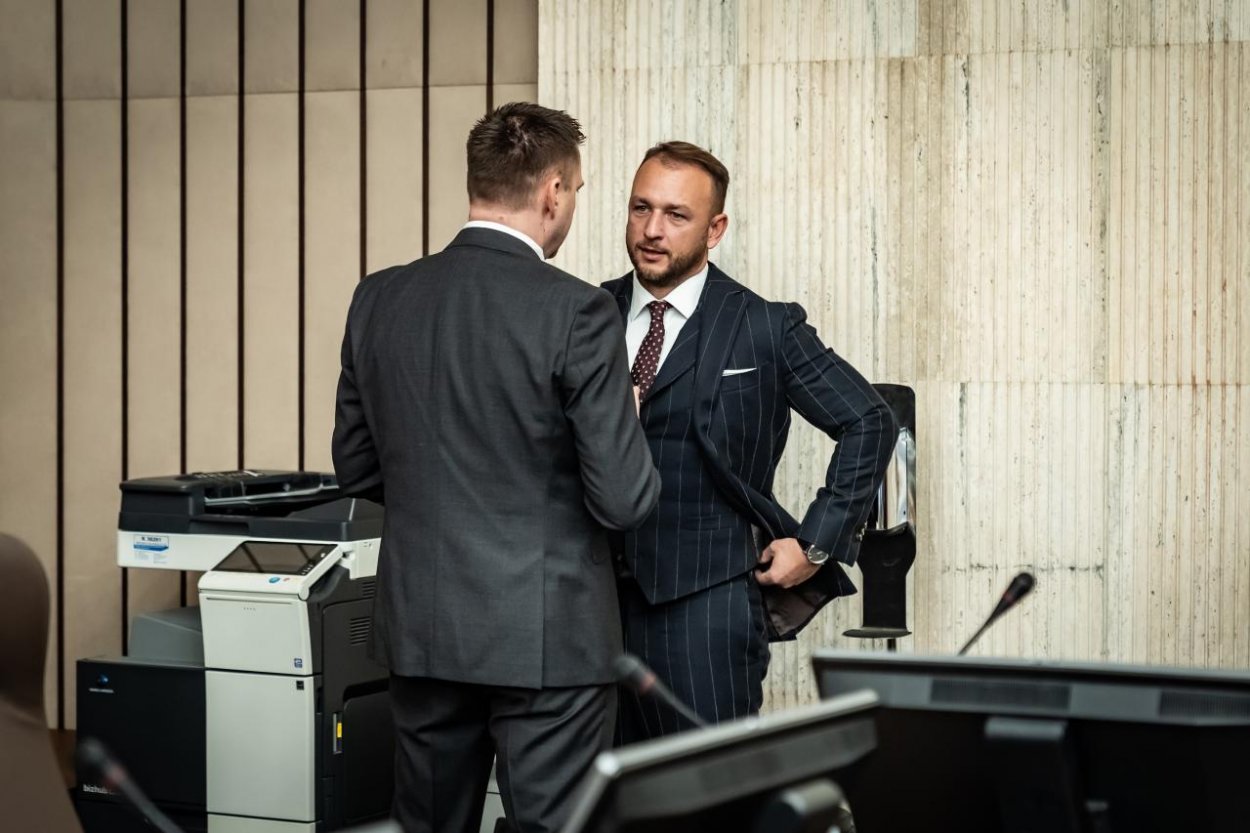 Okresný úrad Bratislava nevyhovel prokurátorovi v prípade zasahovania do kampane Šutajom Eštokom