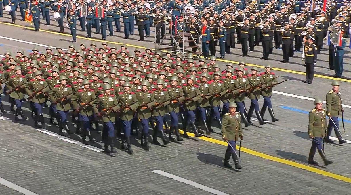 Na Červenom námestí v Moskve sa začala vojenská prehliadka k Dňu víťazstva