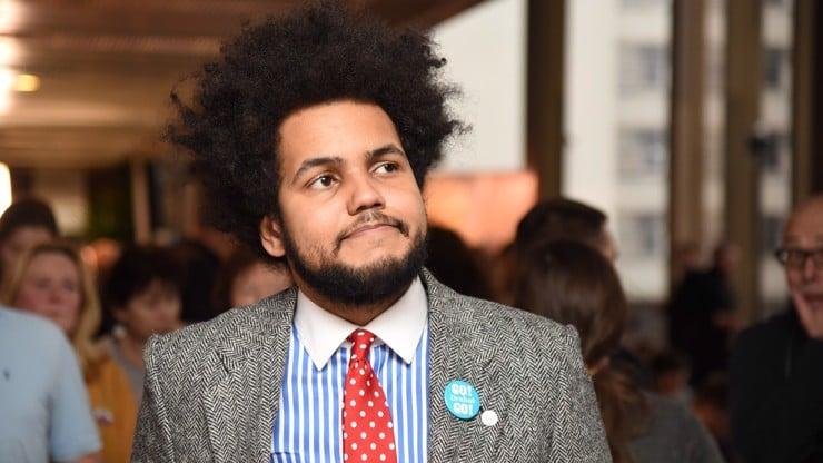 Český politik Dominik Feri bol obvinený zo sexuálneho násilia. Vinu odmieta a chce sa brániť