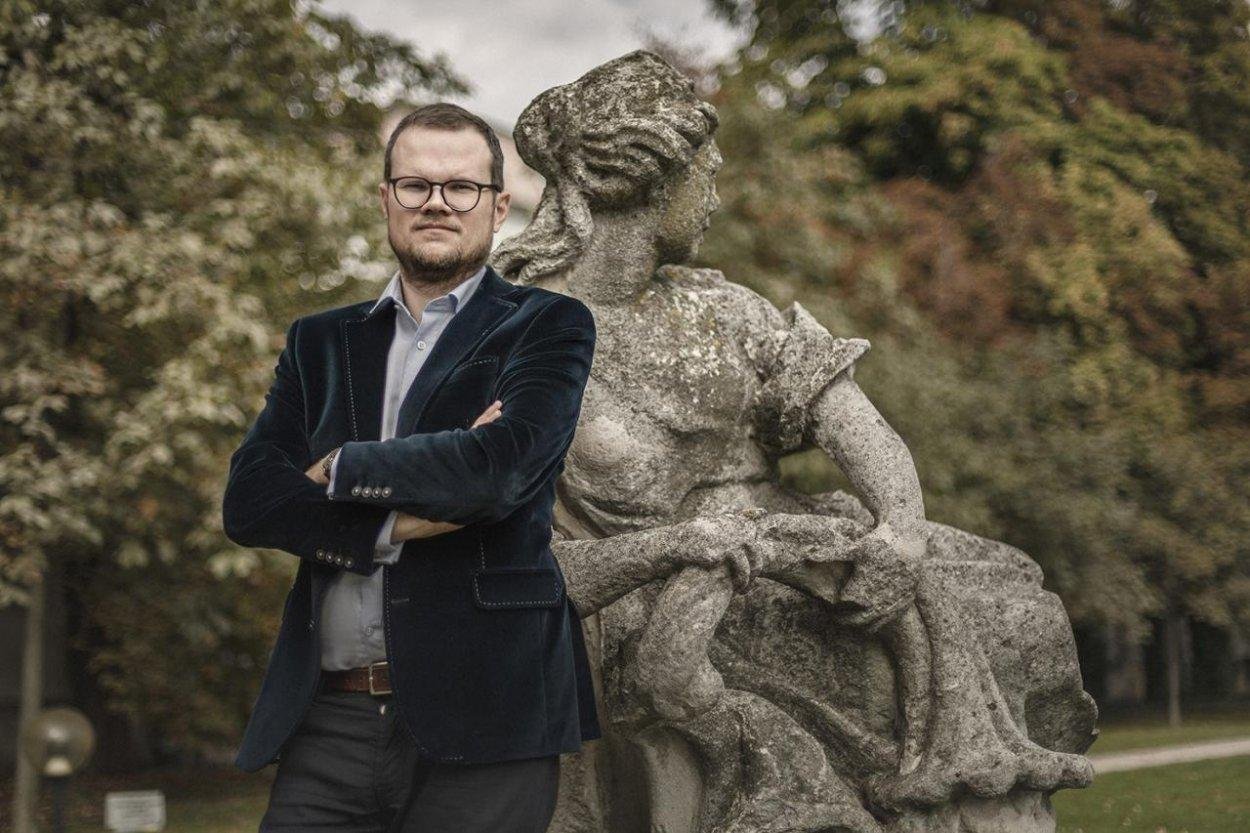 Policajta obvineného zo sabotáže podľa jeho advokáta prepustili na slobodu