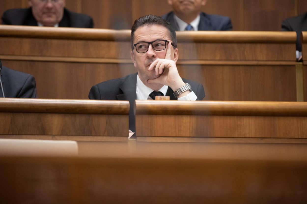 Matovič so Sulíkom chcú odvolať Glváča, Pellegrini zatiaľ nekoná