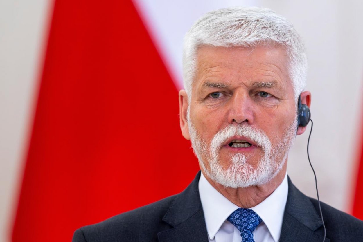 Bývalý generál by rád bojoval. Robert Fico zaútočil na prezidenta Pavla, Černochová a Lipavský ho bránia