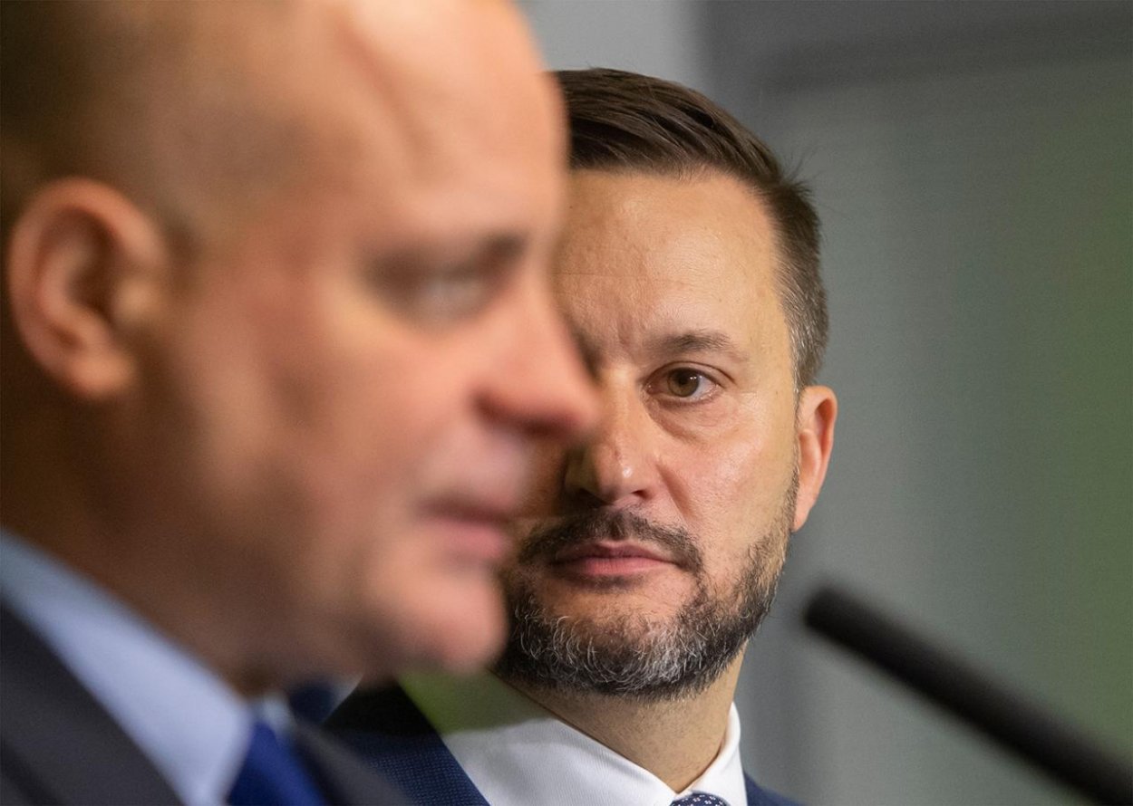 Úspech napriek vládnym stranám