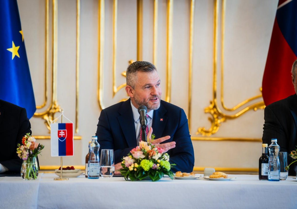 Prezident v stredu v Bratislave privítal indickú hlavu štátu