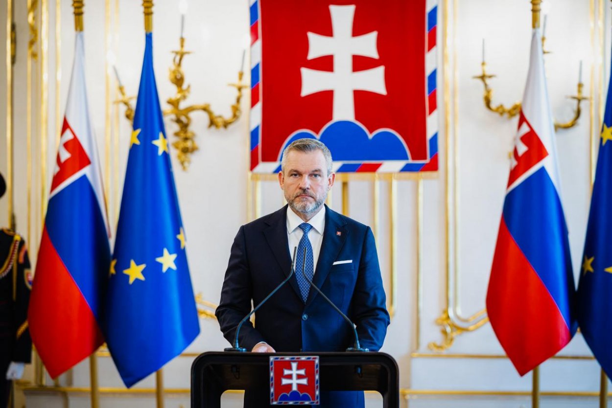 Prezident zatiaľ nevymenuje Filipa Kuffu za ministra, počká si na výklad ÚS