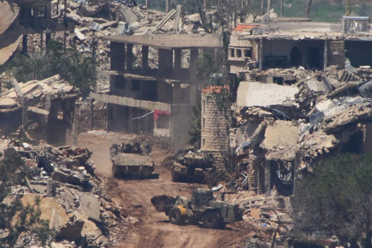 Izrael aj Hizballáh napriek prímeriu pokračujú vo vzájomných útokoch