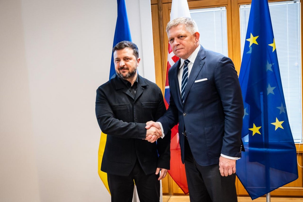 Kvalita dialógu so Zelenským sa podľa Fica zlepšuje a verí, že sa s ním stretne aj v Gdaňsku budúci týždeň