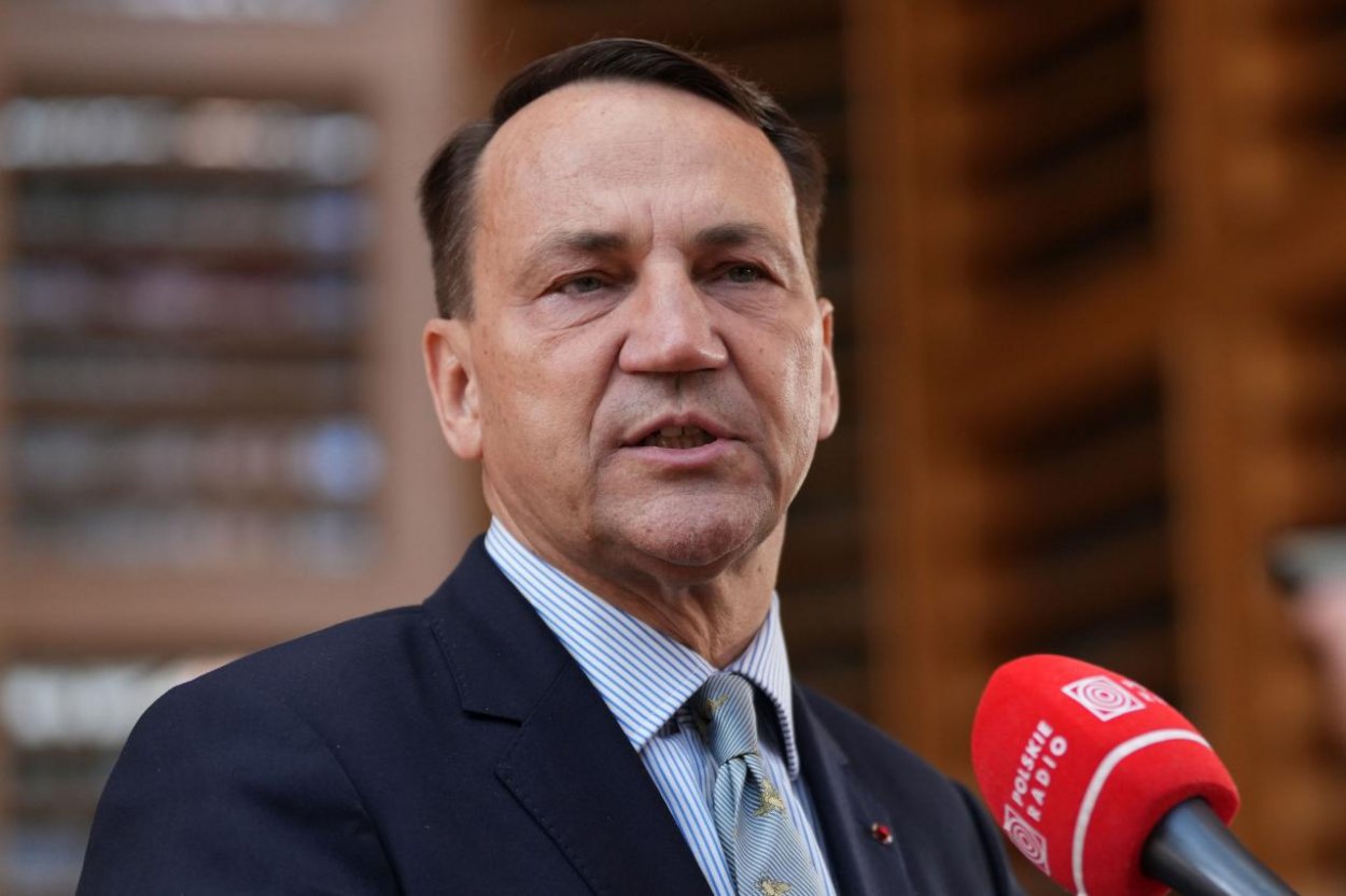 Poľský minister zahraničných vecí Sikorski: Rusku sa budúci rok začnú míňať zdroje na vedenie vojny