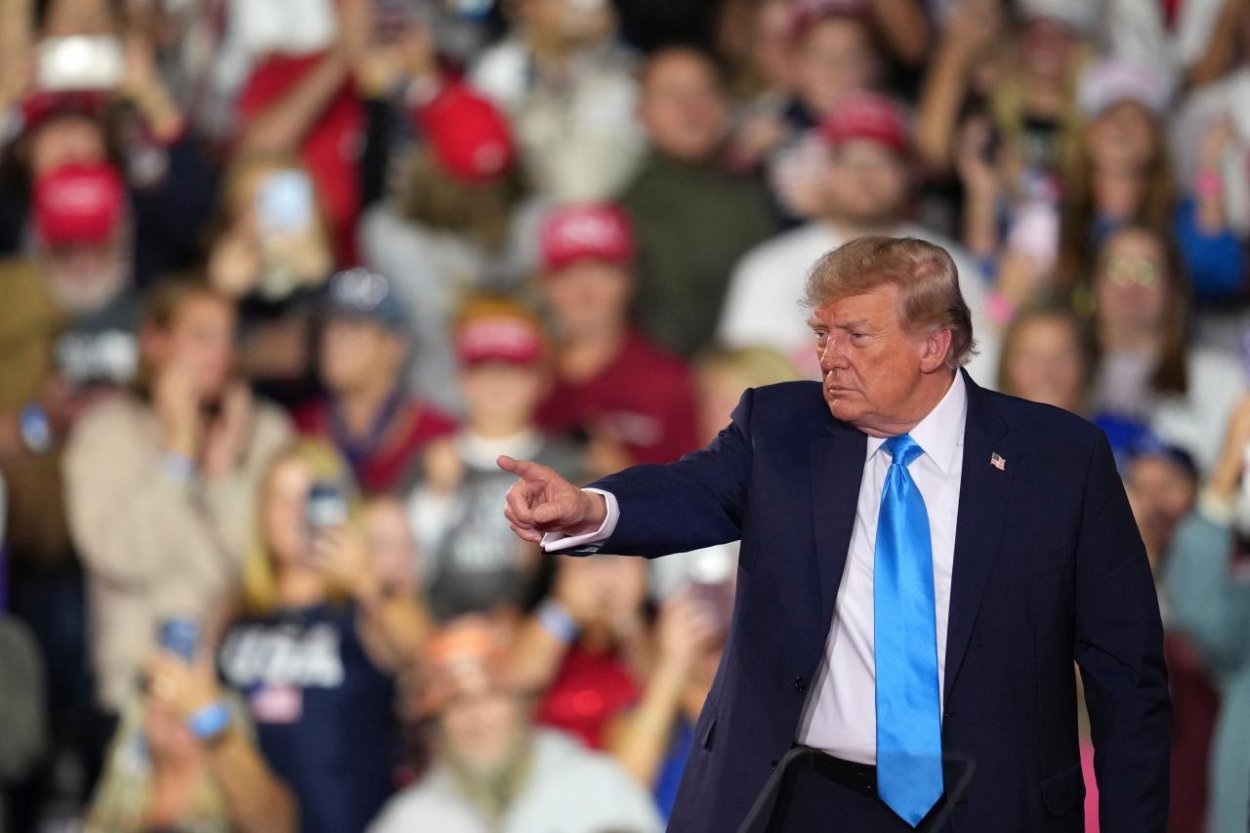 Trump čelí ostrej kritike republikánov aj demokratov za pozastavenie nového balíka protiruských sankcií