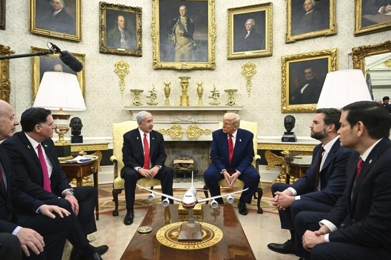 Trump na stretnutí s Netanjahuom zopakoval svoju „odvážnu víziu“ pre Pásmo Gazy