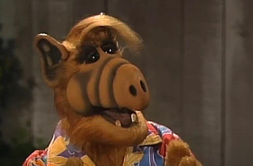 Alf: Sitkom, ktorého natáčanie komplikovala technická náročnosť aj hercova žiarlivosť