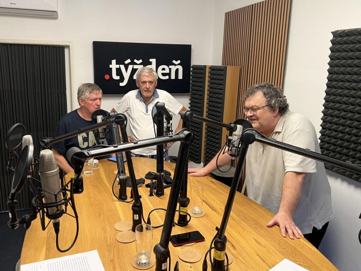 Týždeň s .týždňom: Bude Trump počúvať Putina? Prekáža politikom, keď pacienti zbytočne umierajú? Prečo chcú politici funkcie?