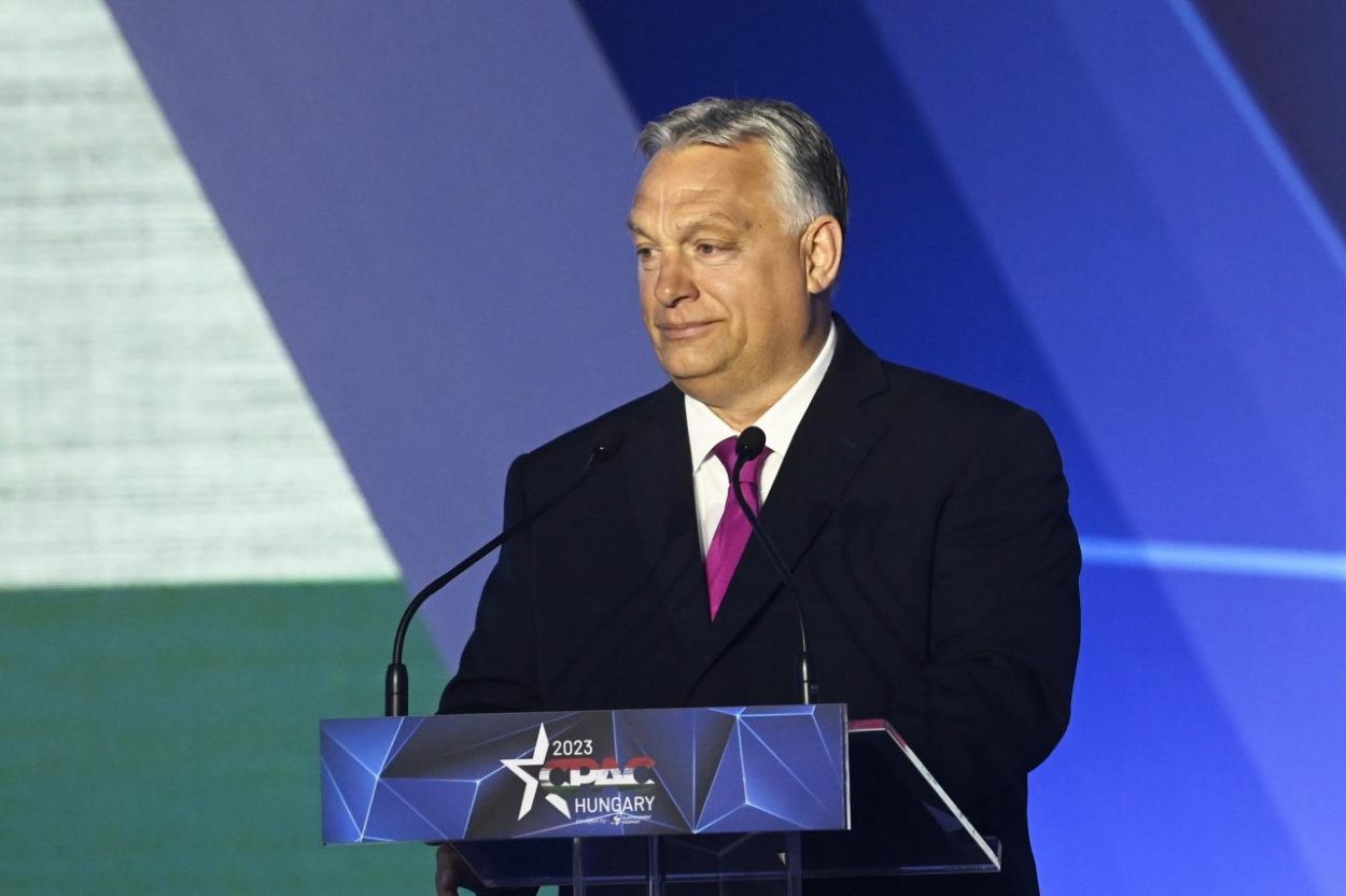 Orbán podmieňuje schválenie vstupu Švédska do NATO zlepšením vzťahov