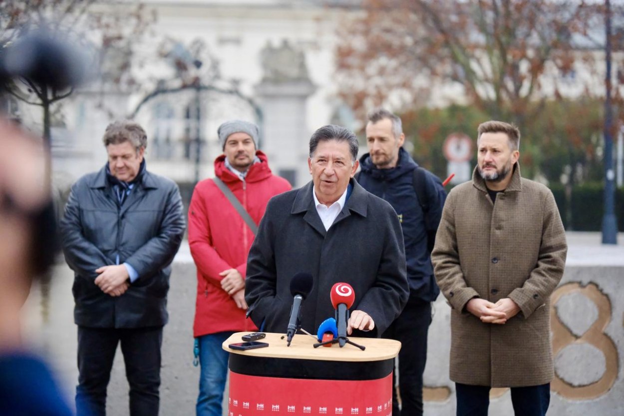 Bývalému ministrovi životného prostredia Jánovi Budajovi zrušili už druhé obvinenie