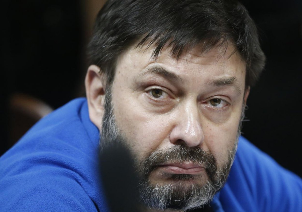 Ukrajinský súd nariadil prepustenie ruského novinára Vyšinského 
