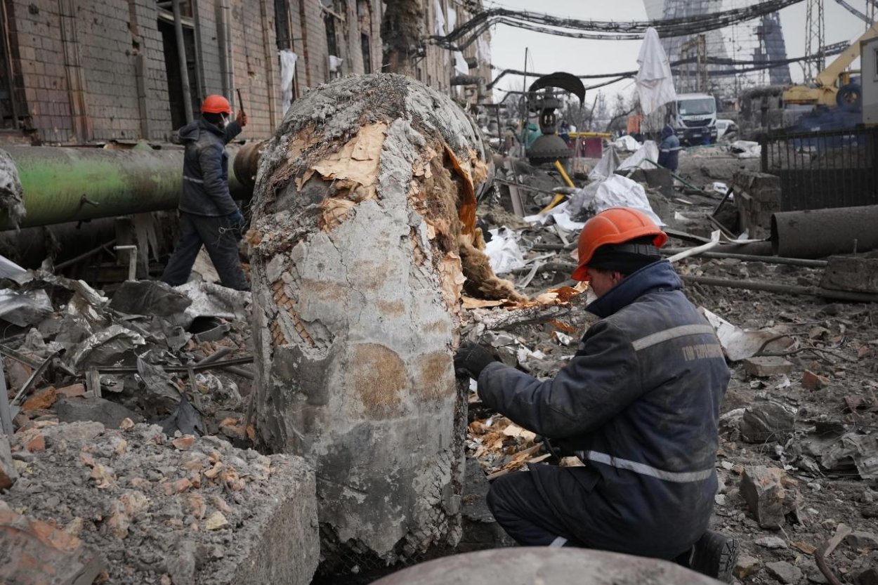 Ukrajina ONLINE: Po ruských útokoch bude 1100 bytových domov v Kyjeve dva mesiace bez kúrenia