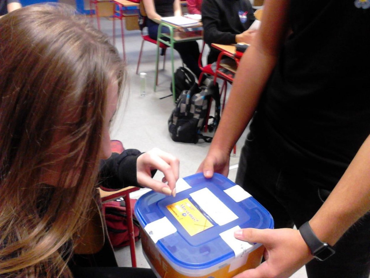 Dni nezábudiek prispejú na zachovanie prevádzky Linky dôvery. Využívajú ju tisíce ľudí v ťažkých životných situáciách