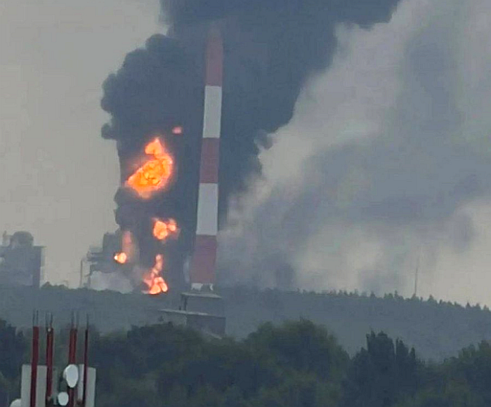 Ukrajina ONLINE: „Gratulácia“ ku Dňu Ruska. Ukrajinské drony zasiahli jeden z najväčších petrochemických závodov v Rusku