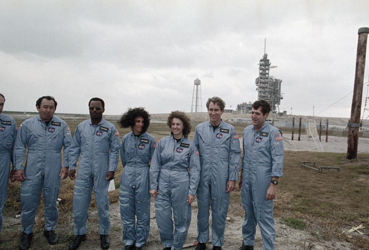 Space Shuttle: Ťahúň a prvých sedem statočných