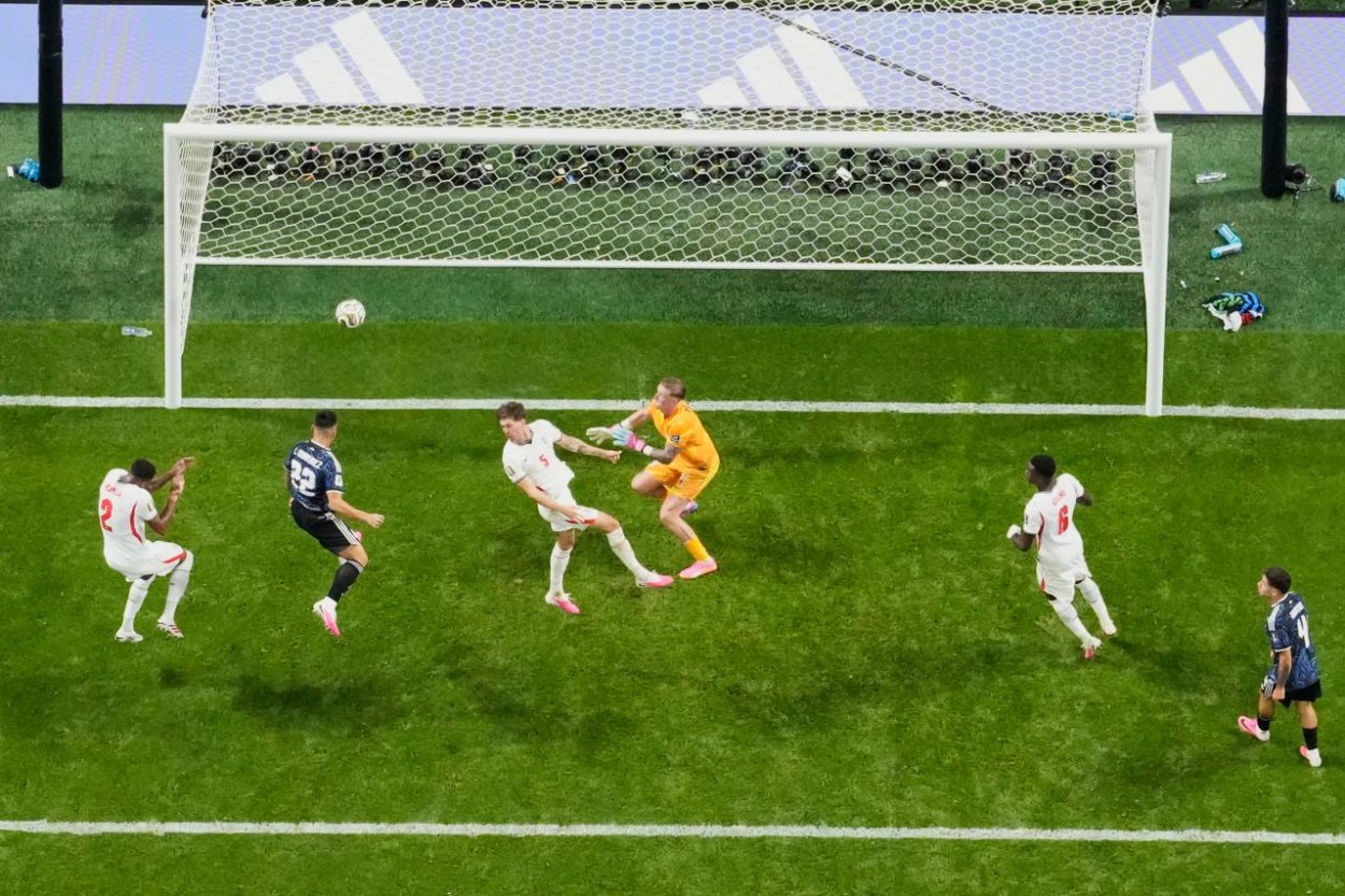 Argentína otočila v závere zápas proti Anglicku a postúpila do finále MS vo futbale