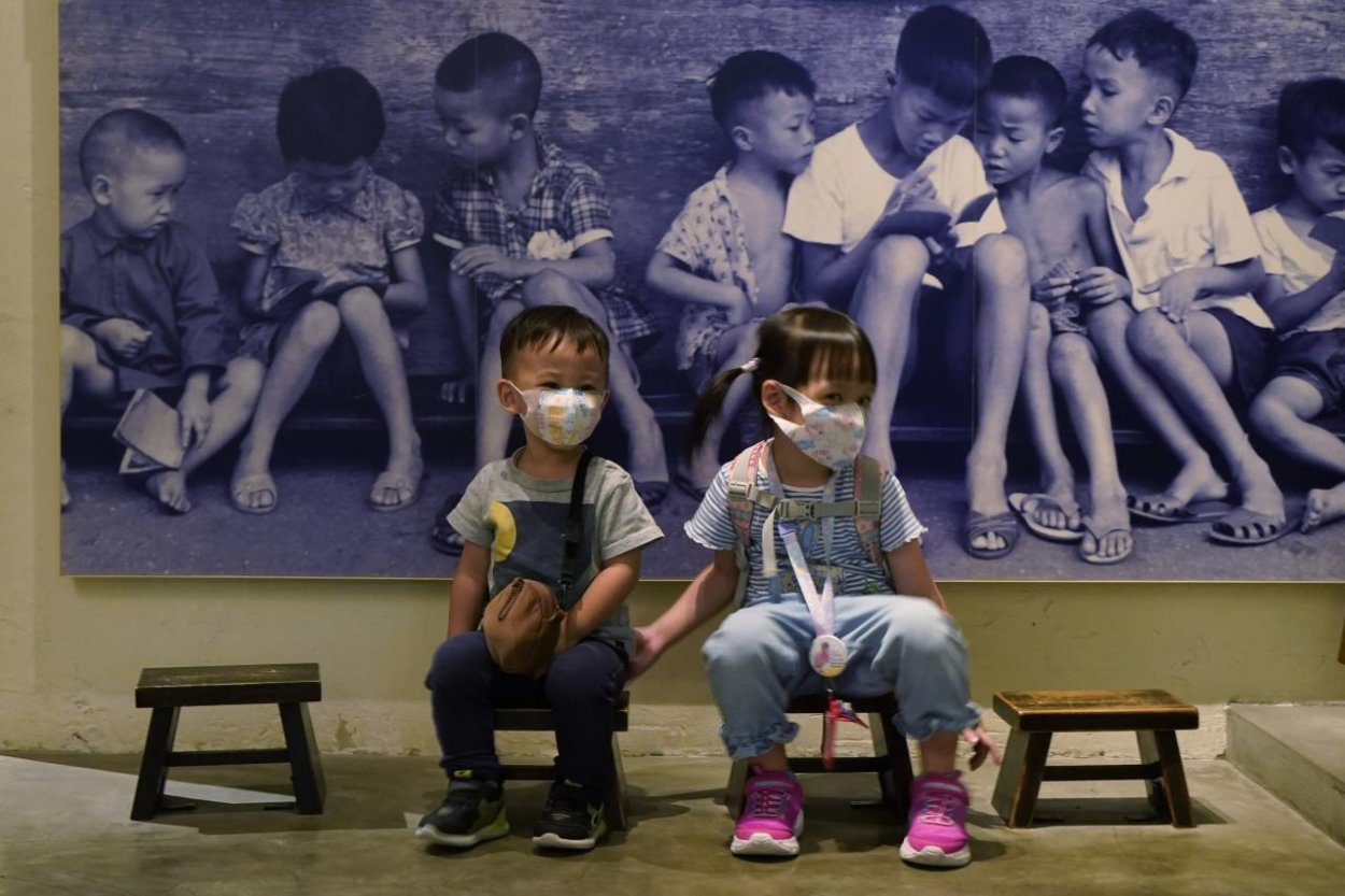 Deti pri pití z fliaš prijímajú milióny mikroplastov, tvrdia írski vedci