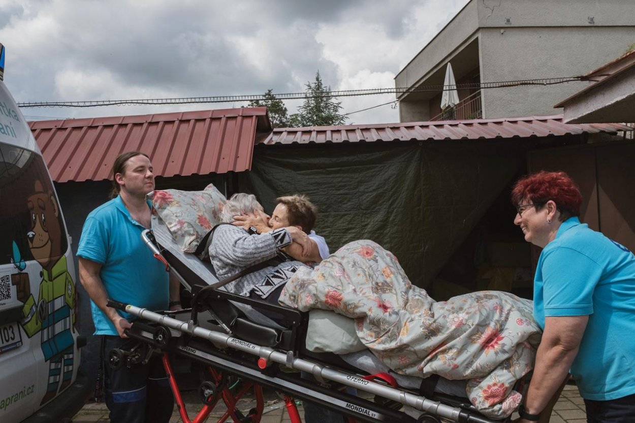 Sanitka prianí splnila seniorke dávny sen