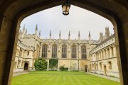 Diskusia Štefana Hríba v Oxforde so študentmi a mužom Novembra