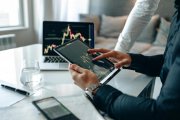 Desať firiem ovláda 40 % S&P 500. Prečo experti presúvajú miliardy do private markets