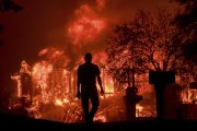 Kalifornské inferno sa tak skoro zrejme nepodarí uhasiť