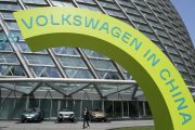 The Economist: VW a ďalší výrobcovia sa obracajú na Čínu, aby zabránili úpadku
