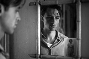 Filmy .týždňa: Nezmysel života, trýznivá láska a deň bez reflexie