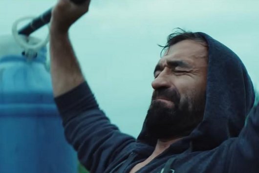 .týždeň vo filme: Ondrík ako bojovník MMA, ulica vo vesmíre a kozmolesba