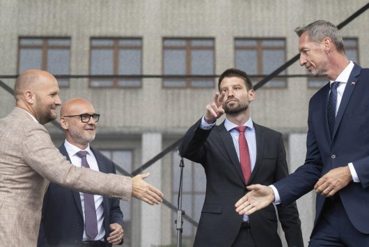 Ako sa nemá skladať budúca vláda – a ako sa to robí