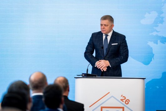 Fico nevylučuje zrušenie hlasovania poštou zo zahraničia vo voľbách