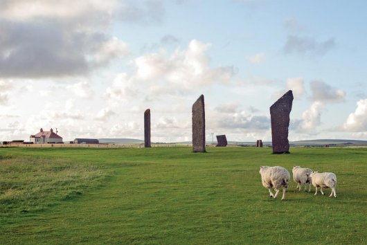Orkneje: Prasiatka, Vikingovia a kamenné kruhy