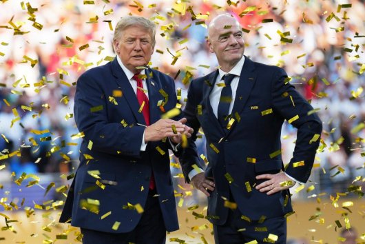 Economist, Martin Mojžiš, Štefan Hríb: Ako opraviť FIFA?
