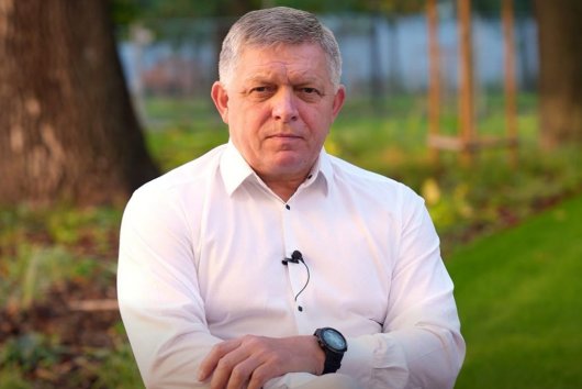 Fico, Beneš a pečené kura – kto vlastne koho zrádza?