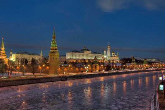 Rusi zlostne škrípu zubami. Kremeľ začal ručiť Ukrajine za pôžičky, aby sa proti nemu mohla brániť 