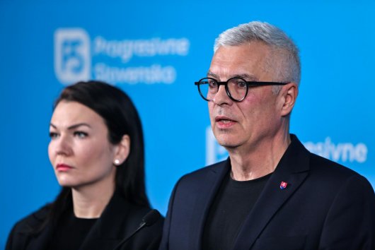 Mládežníci Hlasu podali trestné oznámenie na Korčoka, nepáči sa im jeho financovanie a fungovanie firmy jeho manželky