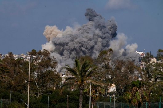 Udalosť dňa: Irán tvrdí, že vystrelil varovné rakety na americké lode v Ománskom zálive