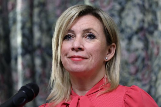 Zacharovová sa vysmieva Slovenke Mathernovej, že počas útoku na Kyjev spala v kúpeľni – čo to znamená podľa Mareka Bartoneka