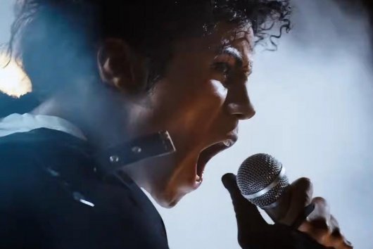 .týždeň vo filme: Kráľ popu a sliepka, ktorá nie je sliepka